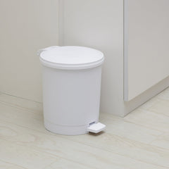 Step Trash Can for Bathroom with Liner Compatibility