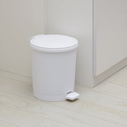 Step Trash Can for Bathroom with Liner Compatibility
