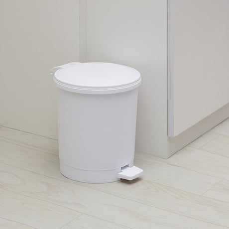 Step Trash Can for Bathroom with Liner Compatibility