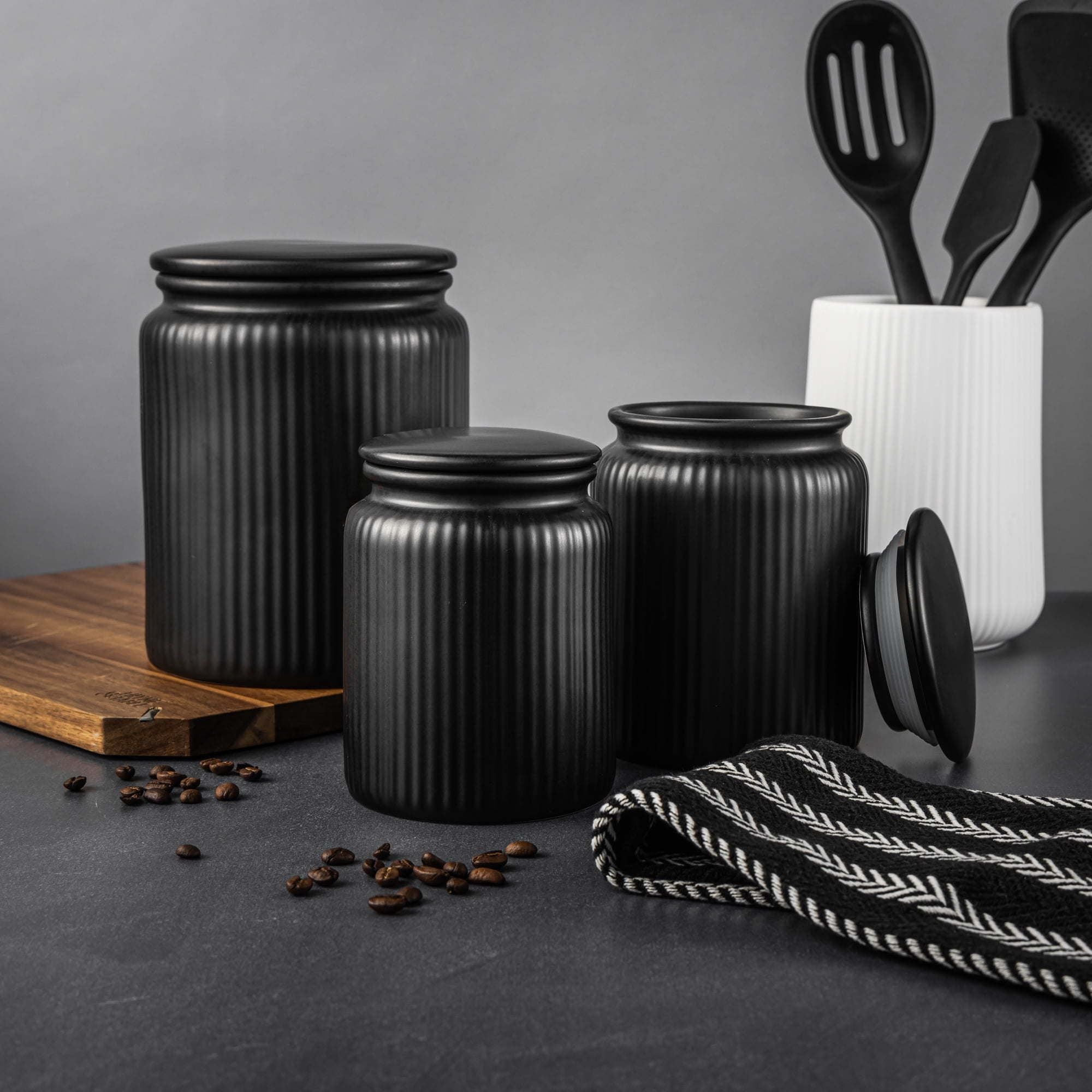 Modern Ribbed Kitchen Storage Jar – Organize Dry Goods in Style