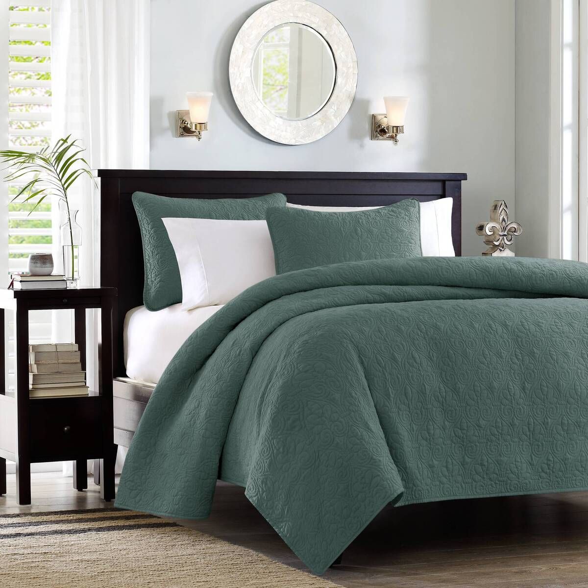 Balsam Green Reversible Quilt Set with Patterned Stitching