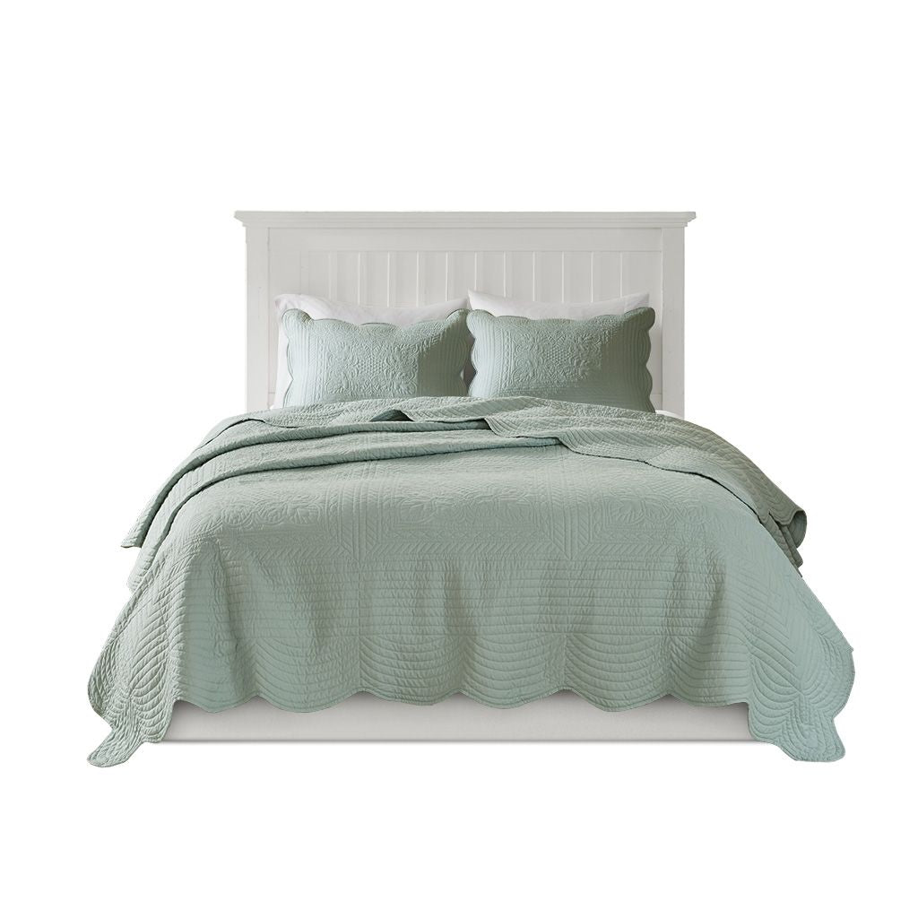 Reversible Scalloped-Edge Quilt Set