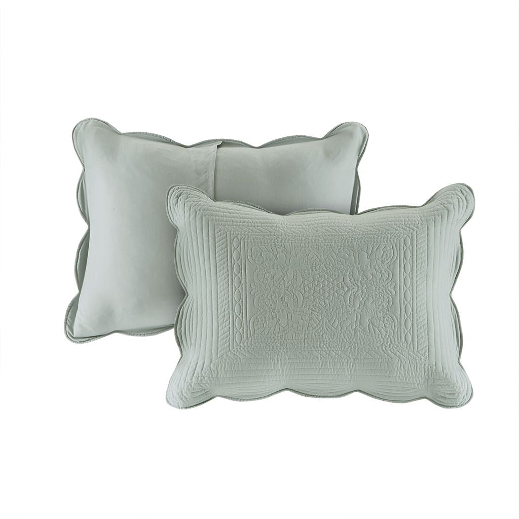 Reversible Scalloped-Edge Quilt Set