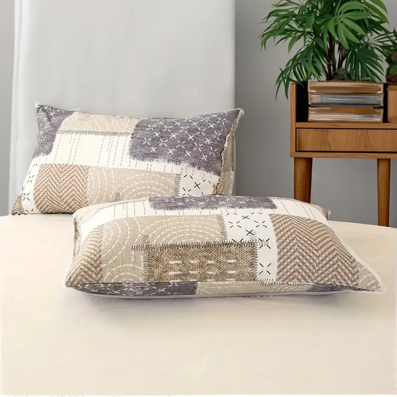 Coordinated Queen Comforter and Pillowcase Set