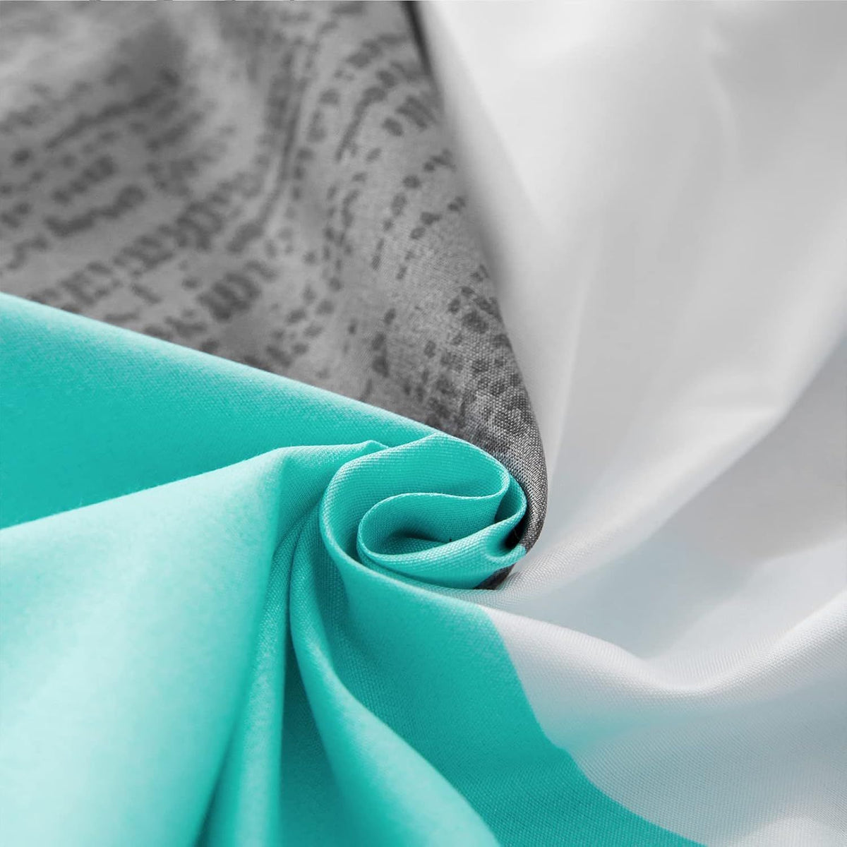 Coordinated Queen Comforter and Pillowcase Set
