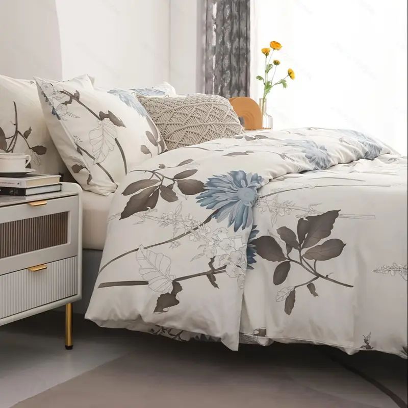 Coordinated Queen Comforter and Pillowcase Set