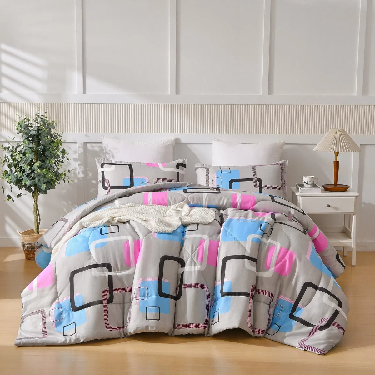 Coordinated Queen Comforter and Pillowcase Set