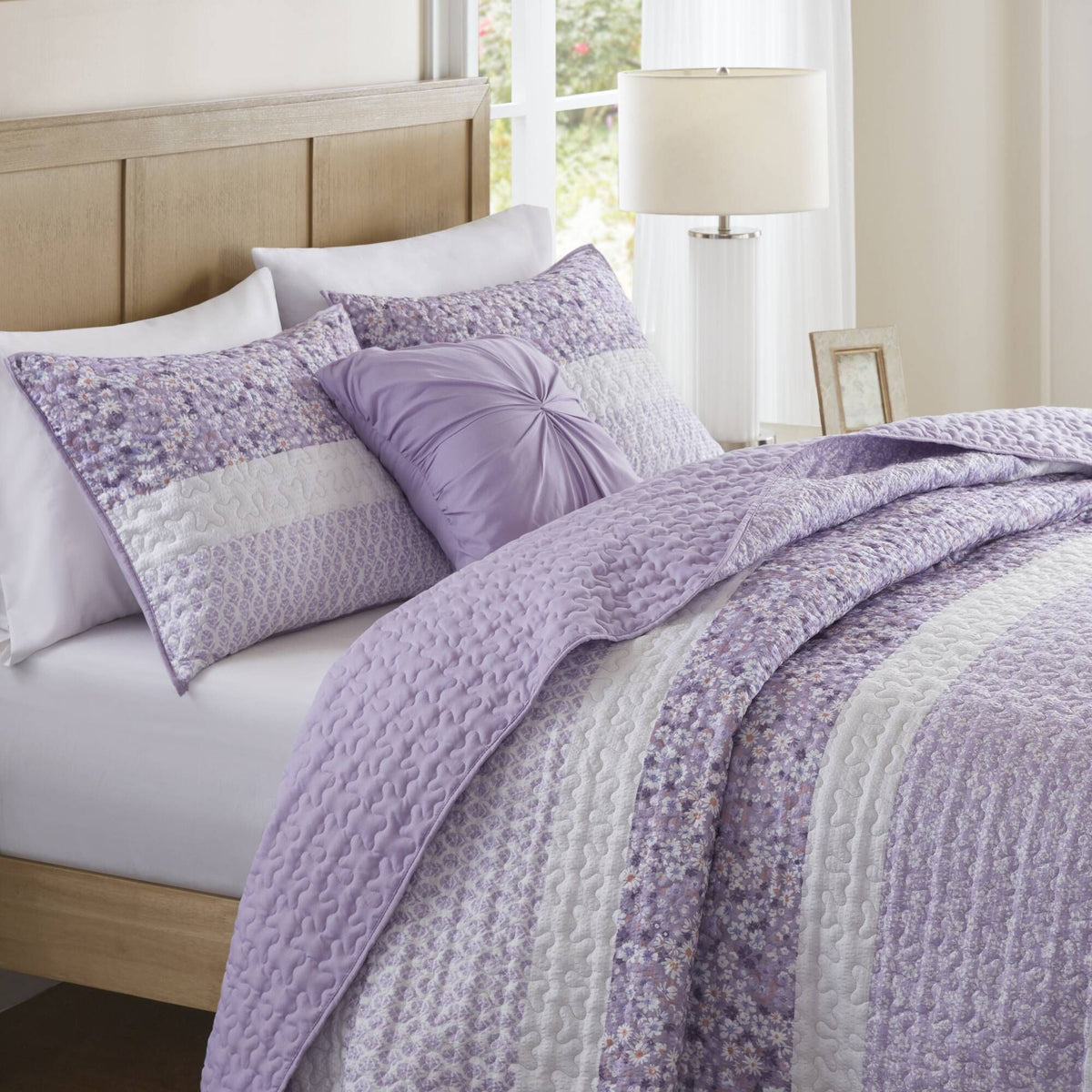 Floral Seersucker Quilt Set with Coordinating Pillow