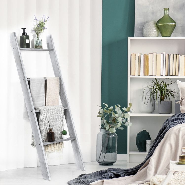 Four-Tier Leaning Ladder Shelf for Blankets and Towels