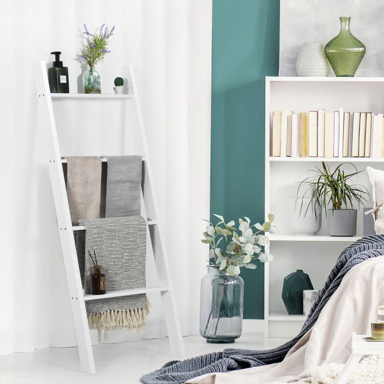 Four-Tier Leaning Ladder Shelf for Blankets and Towels