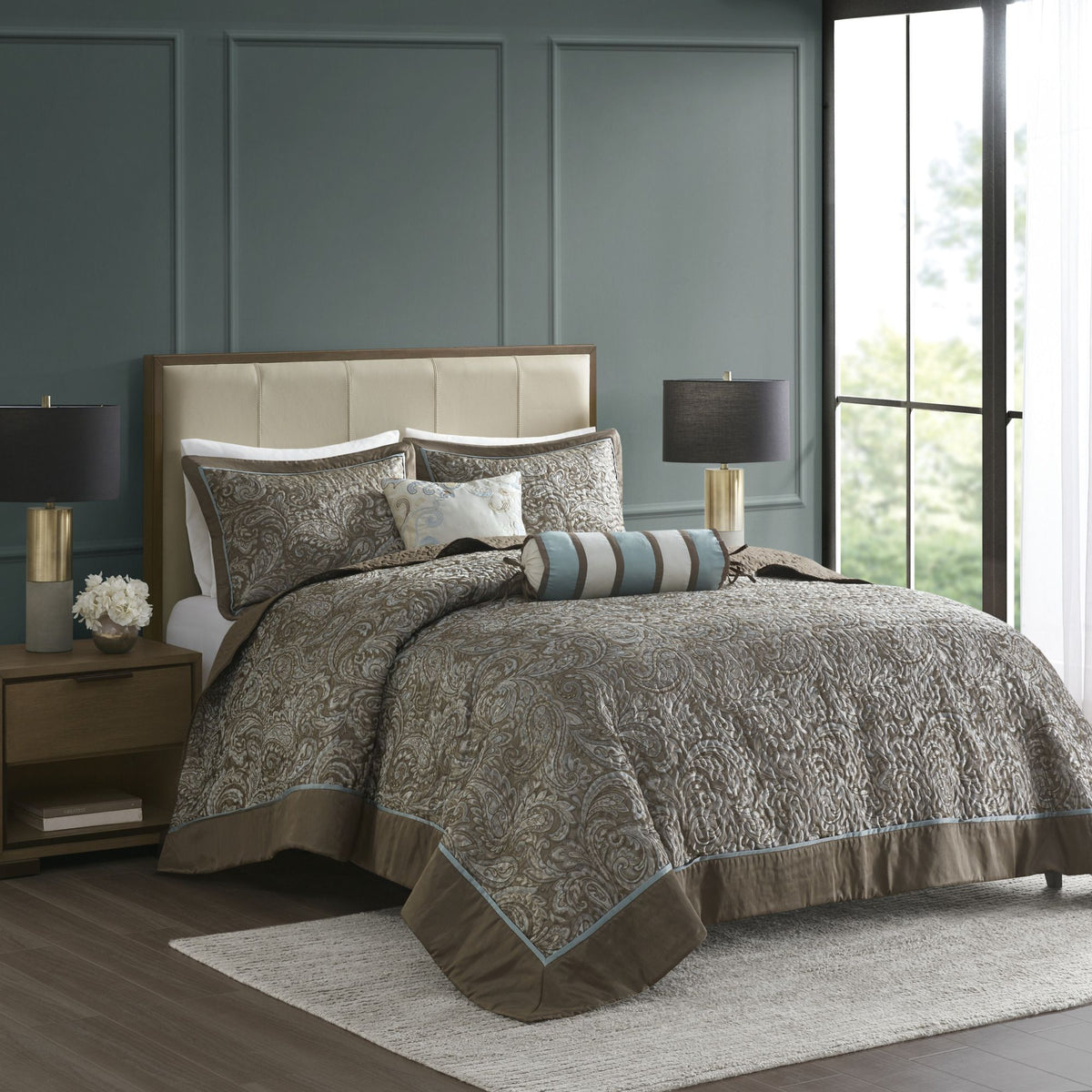 Reversible Jacquard Paisley Bedspread Set
