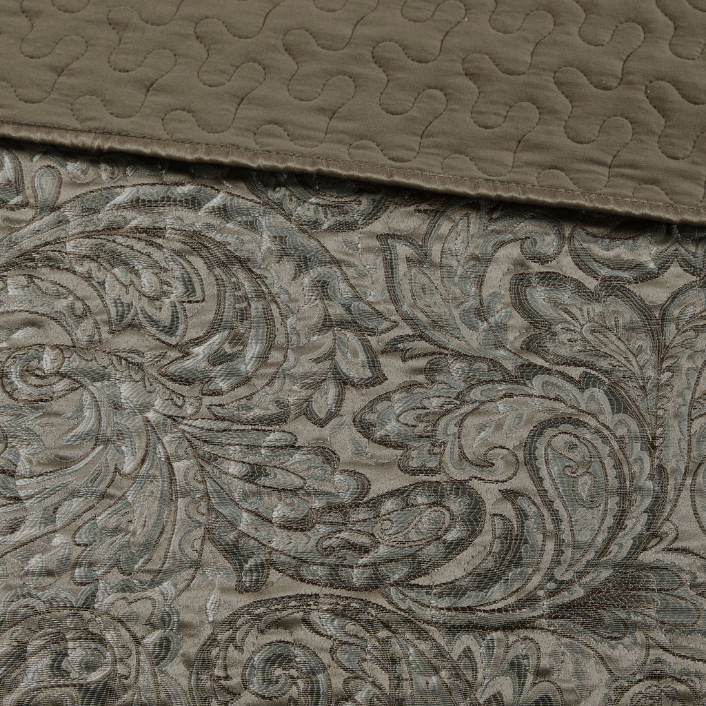 Reversible Jacquard Paisley Bedspread Set
