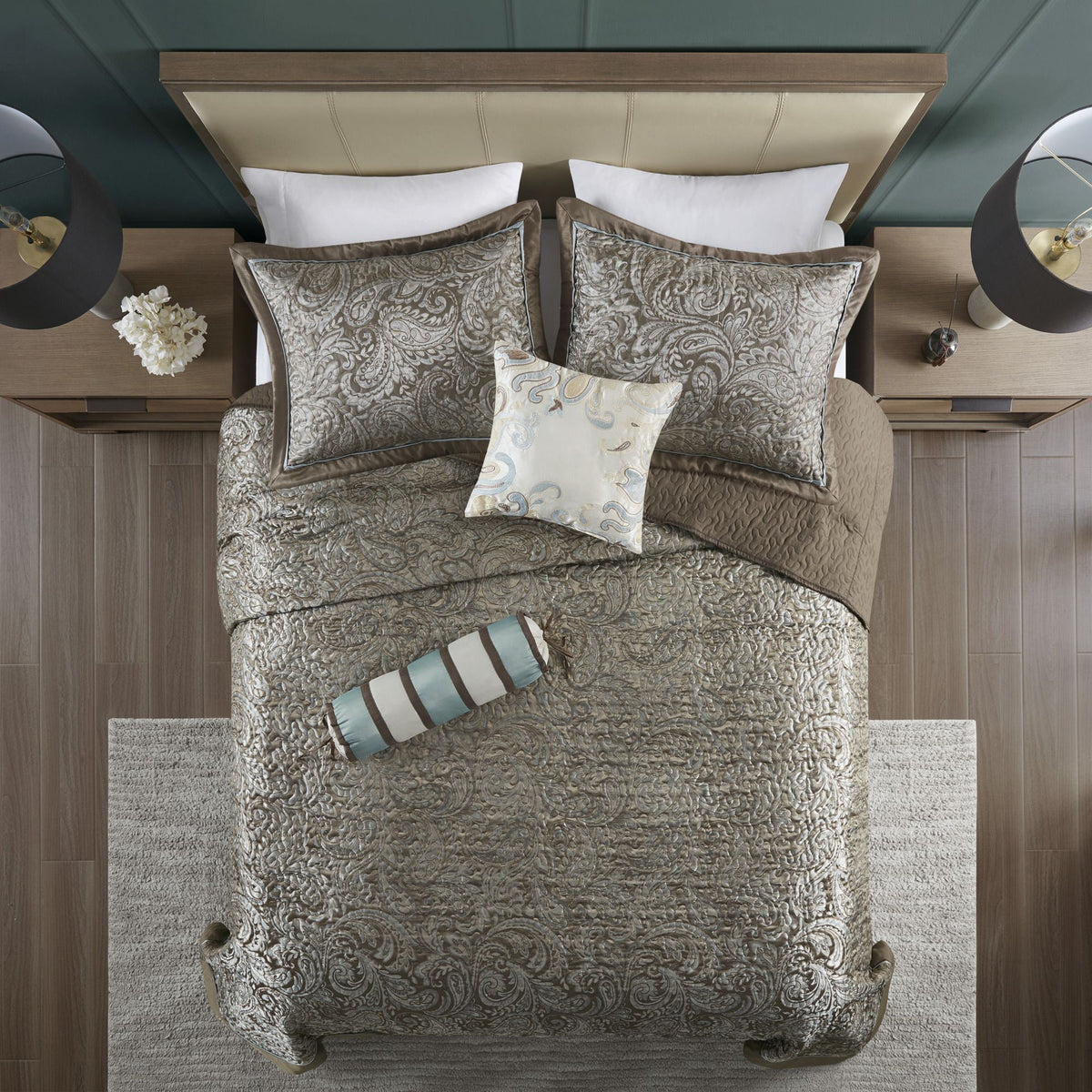 Reversible Jacquard Paisley Bedspread Set