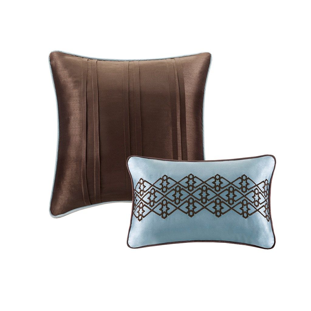 Blue Reversible Jacquard Quilt Set with Accent Pillows