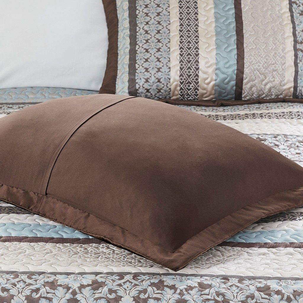 Blue Reversible Jacquard Quilt Set with Accent Pillows