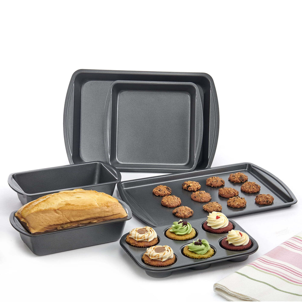 A Versatile Nonstick Bakeware Set for Everyday Recipes