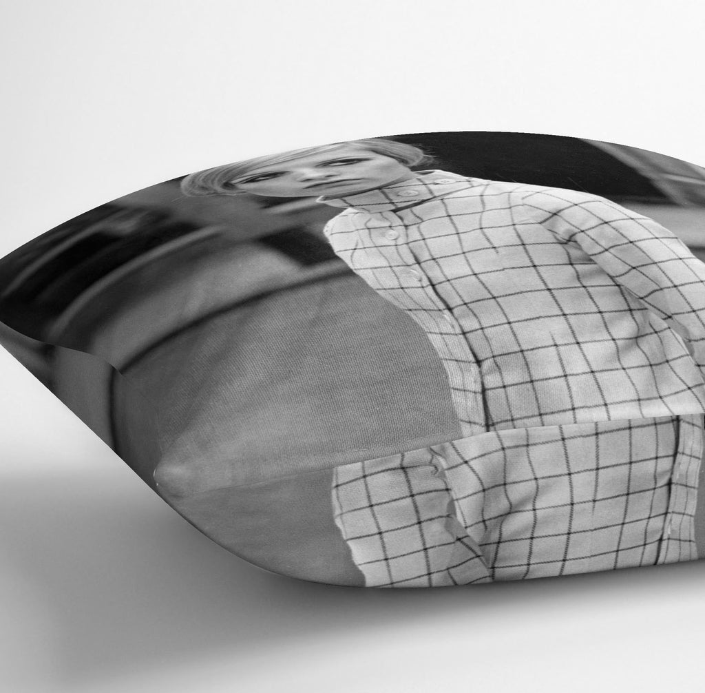 60s model Twiggy Cushion