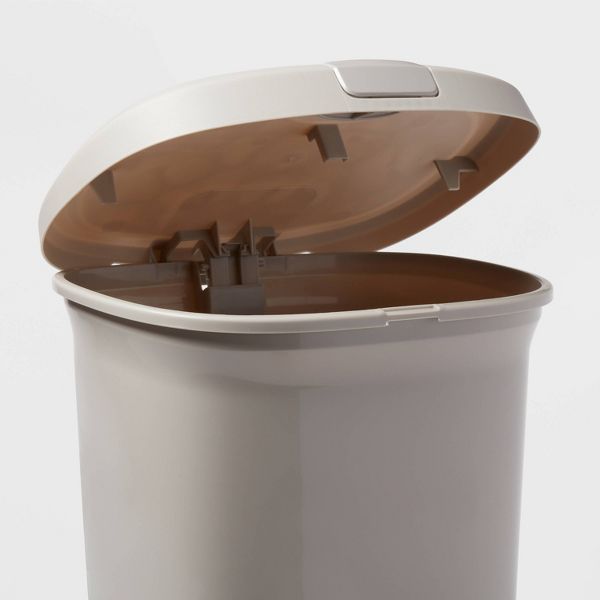 Step Trash Can with Locking Lid – 7.7 Gallon Hands-Free Waste Bin