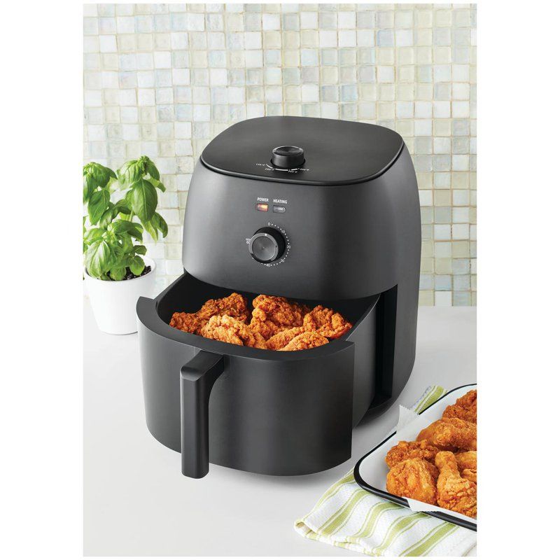 Compact Black Air Fryer with Presets and Auto Shutoff