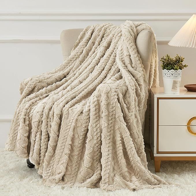 Aganear Soft Lightweight Throw Blanket
