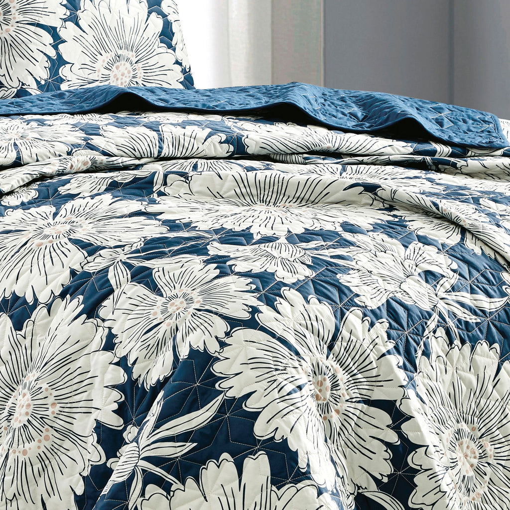 Asira 3-Piece Bedspread Set for a Modern Bedroom