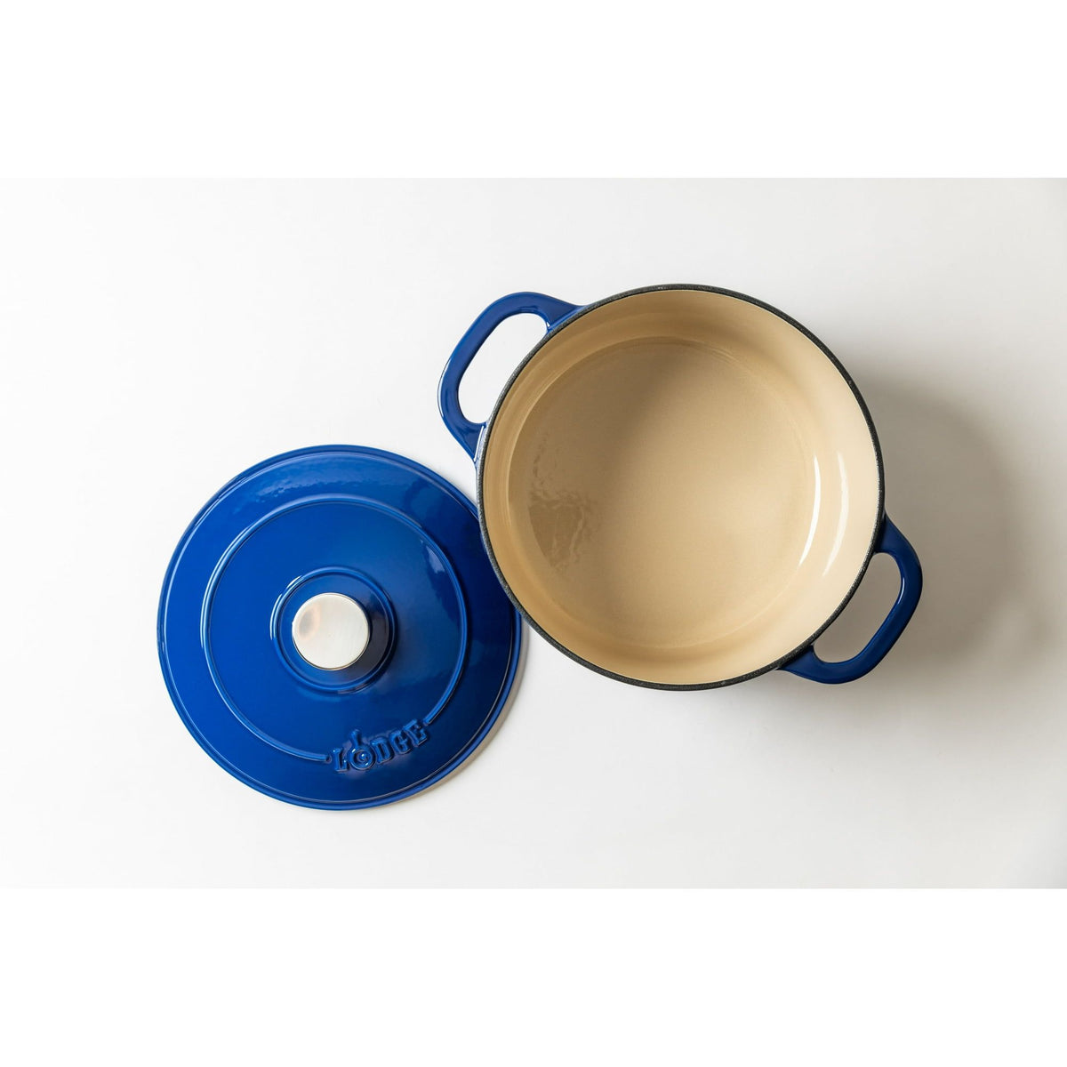 Versatile Dutch Oven for Braising, Baking, and Sauteing