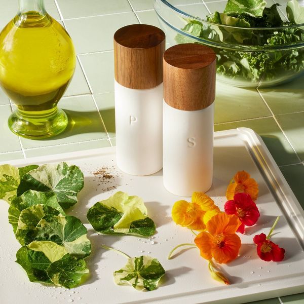 Cream Ceramic Salt and Pepper Grinder Set – Stoneware & Wood Finish
