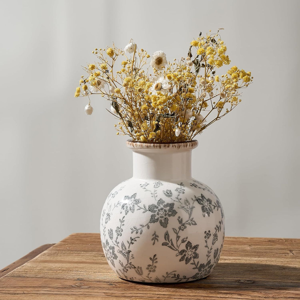 Vintage Floral Vase with Retro Ice-Cracked Style for Home and Garden