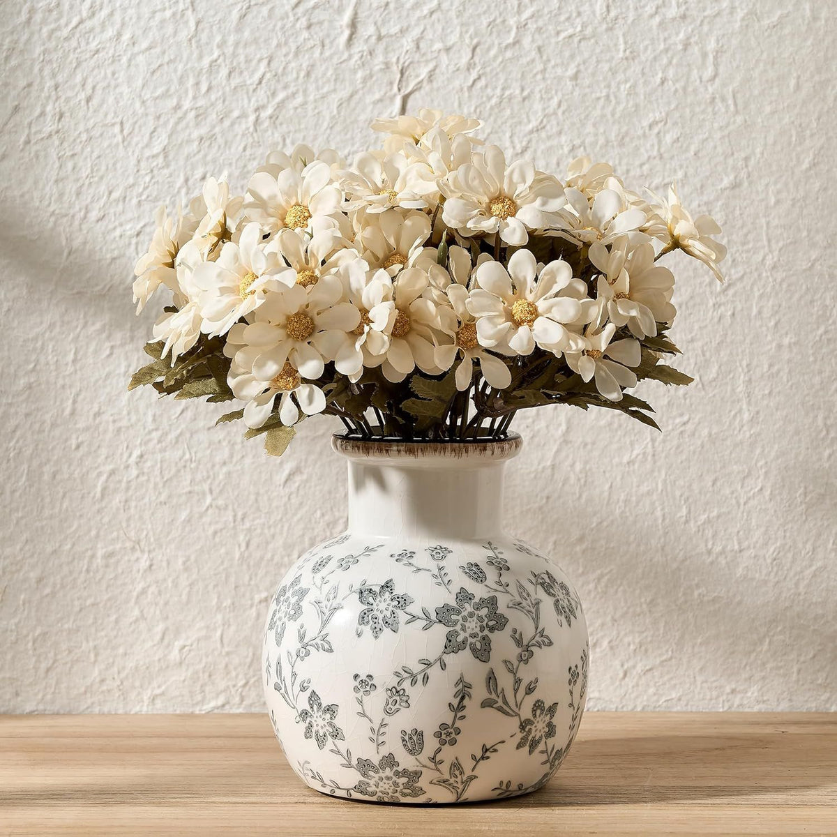 Vintage Floral Vase with Retro Ice-Cracked Style for Home and Garden