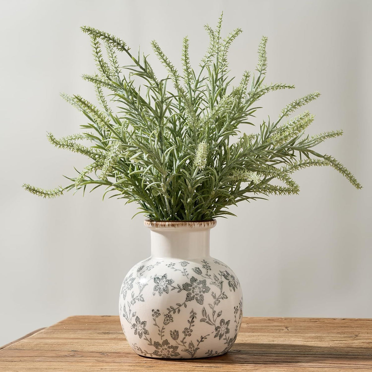 Vintage Floral Vase with Retro Ice-Cracked Style for Home and Garden