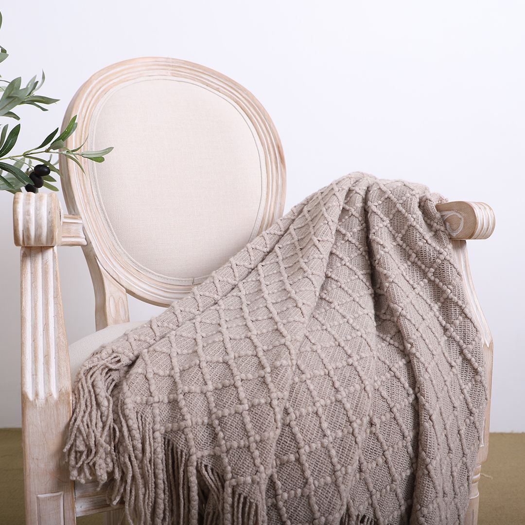 Coffee Diamond Pattern Knitted Throw Blanket with Tassels – Cozy Home Accent