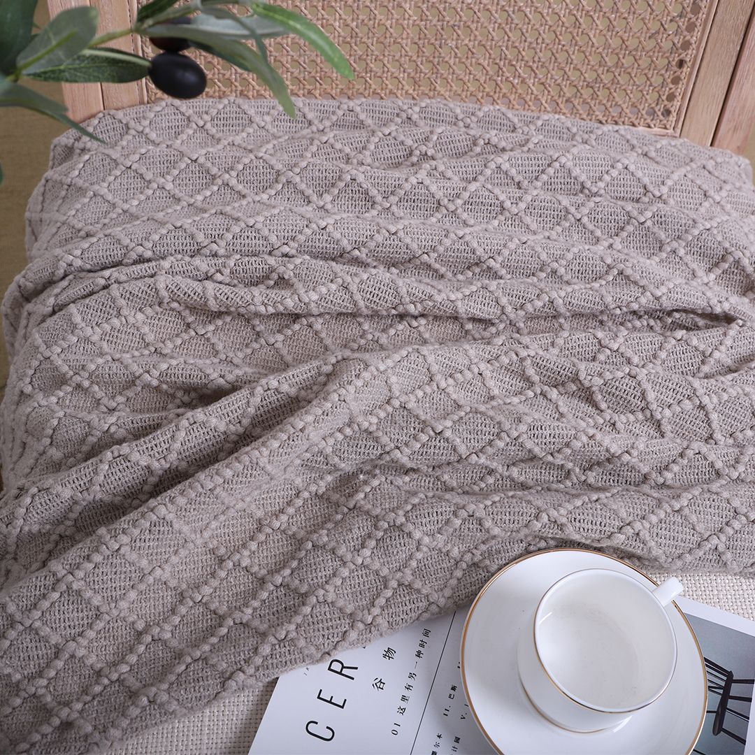 Coffee Diamond Pattern Knitted Throw Blanket with Tassels – Cozy Home Accent
