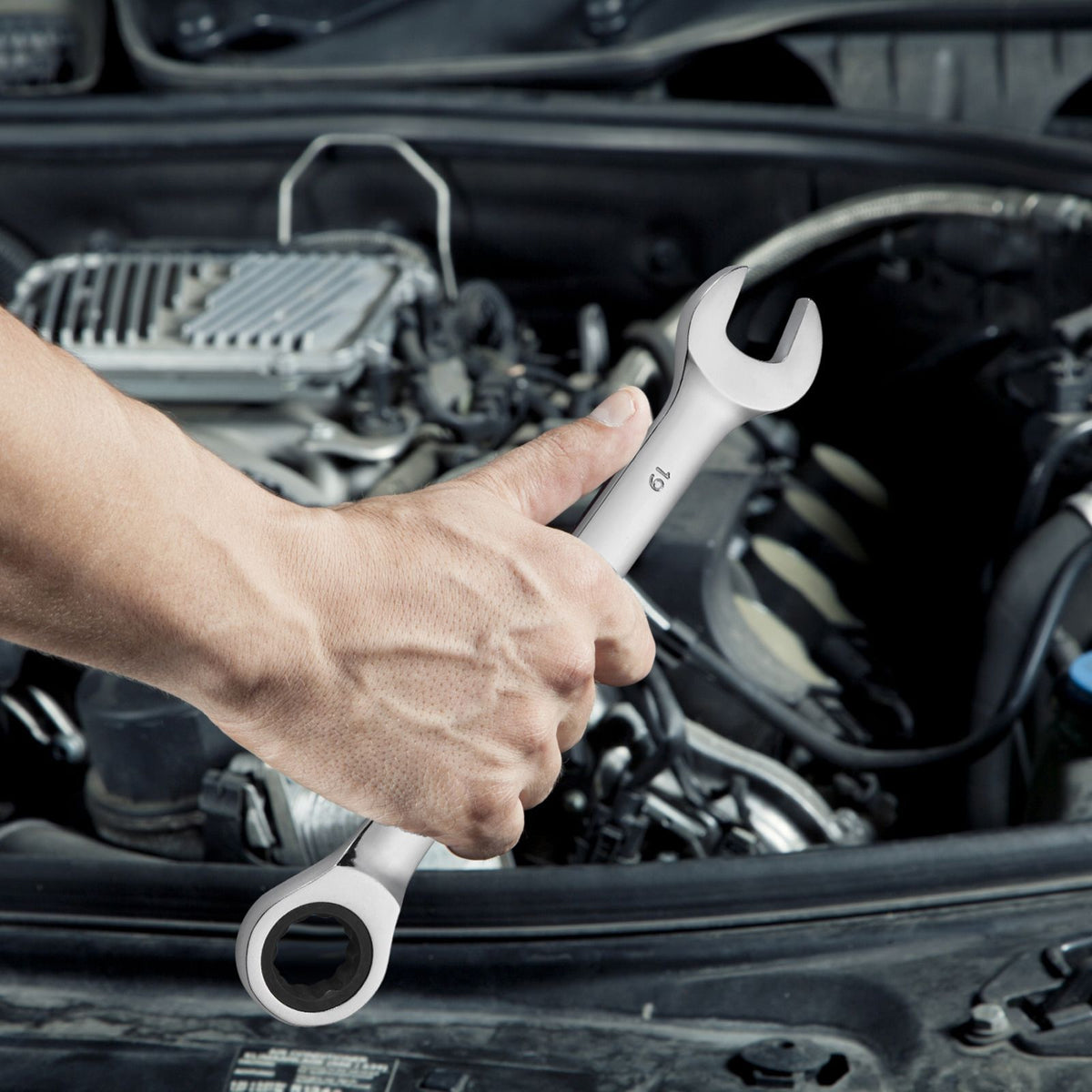 Ratcheting Combination Wrench Set for Repairs and Maintenance