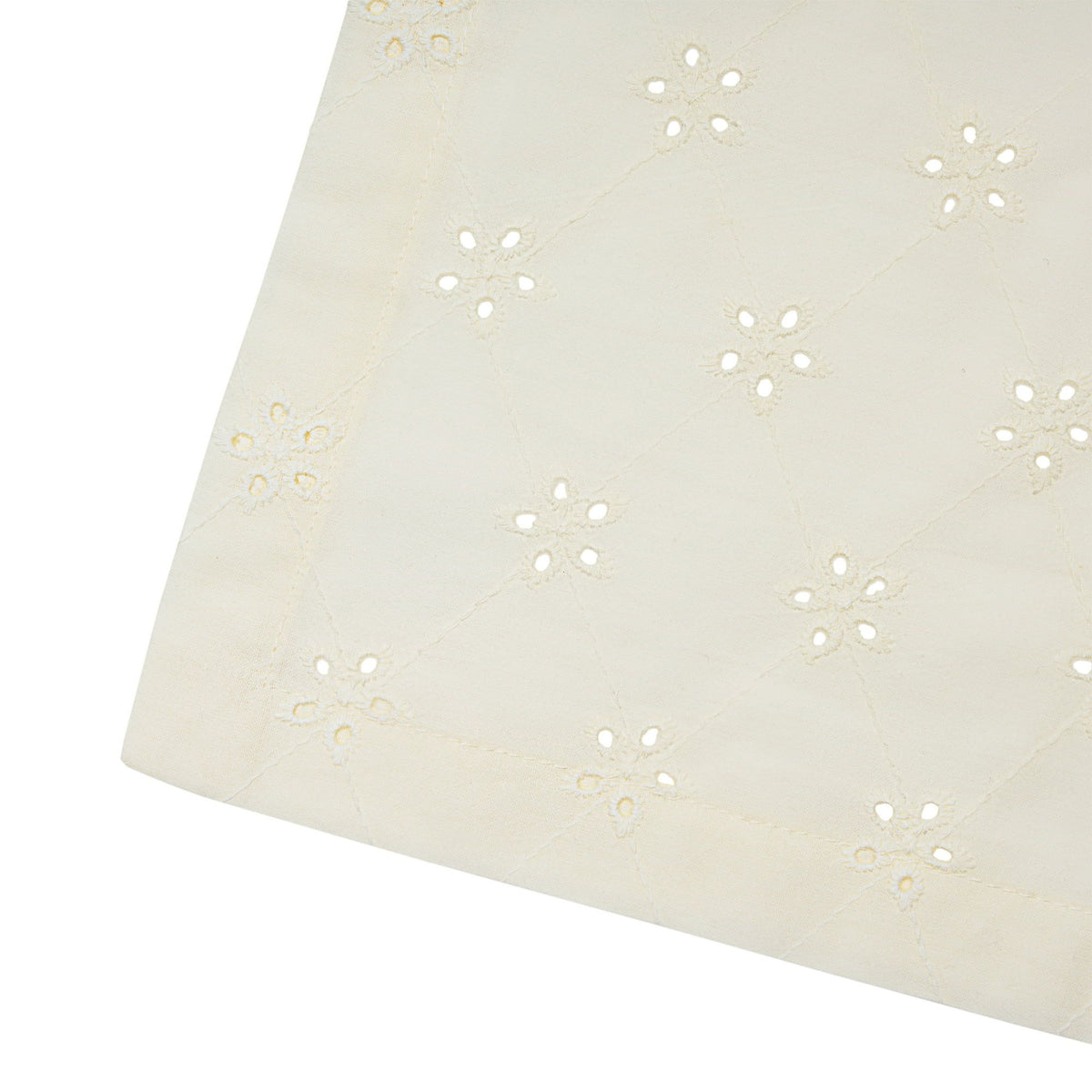 Timeless Eyelet Tablecloth for Everyday Dining