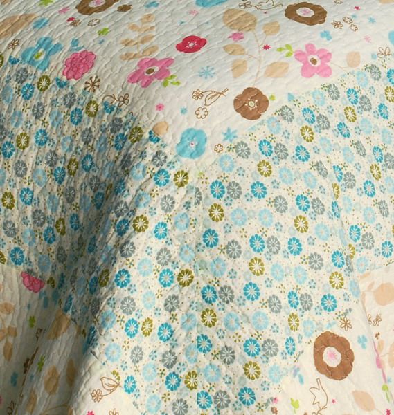 Heavenly Creatures Reversible Vermicelli Quilt Set