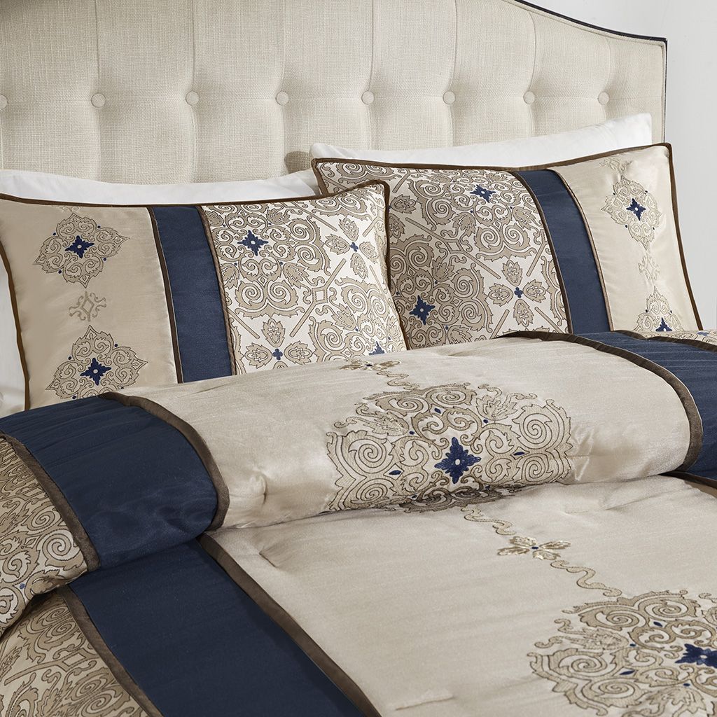 King 7-Piece Jacquard Comforter Set with Throw Pillows - Modern Vertical Stripe Design