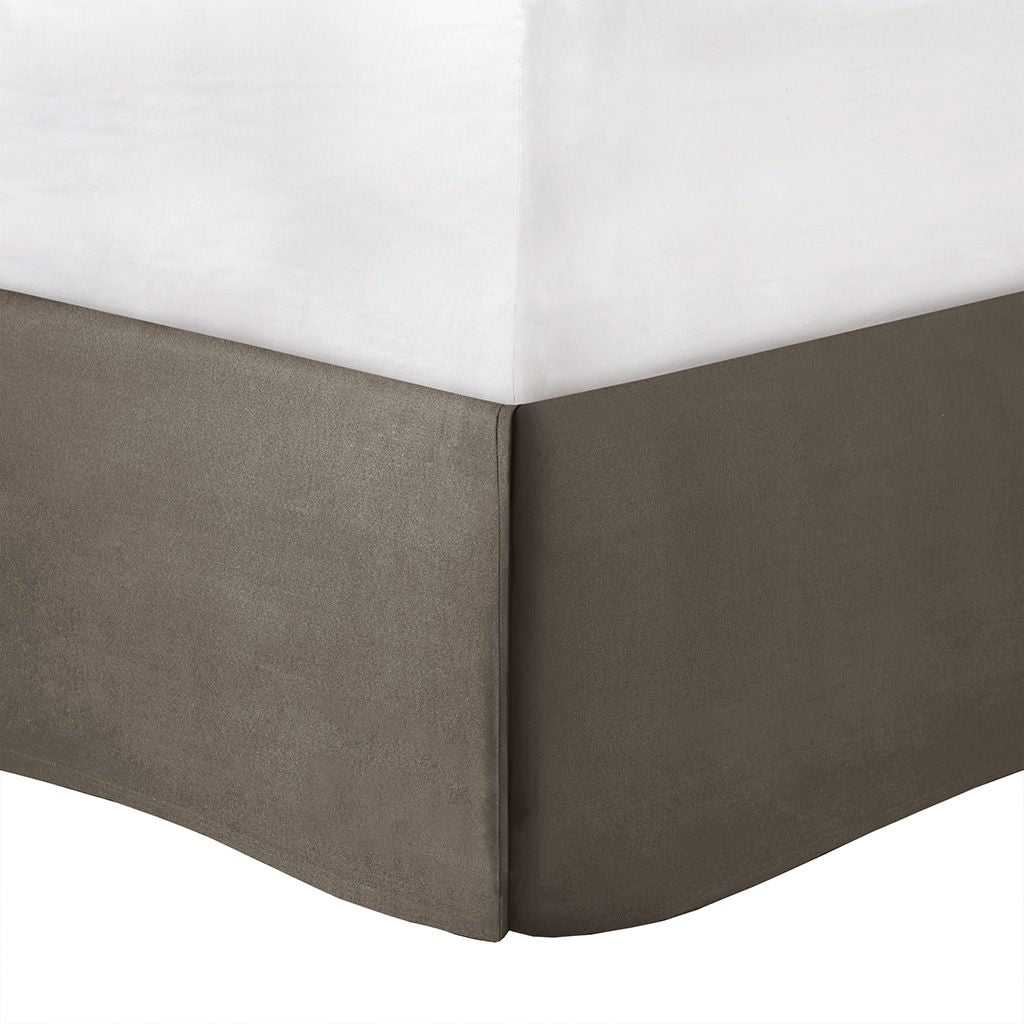 King 7-Piece Jacquard Comforter Set with Throw Pillows - Modern Vertical Stripe Design