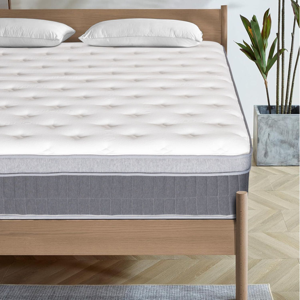 King Size Hybrid Mattress: Memory Foam & Pocketed Coils for Restful Sleep