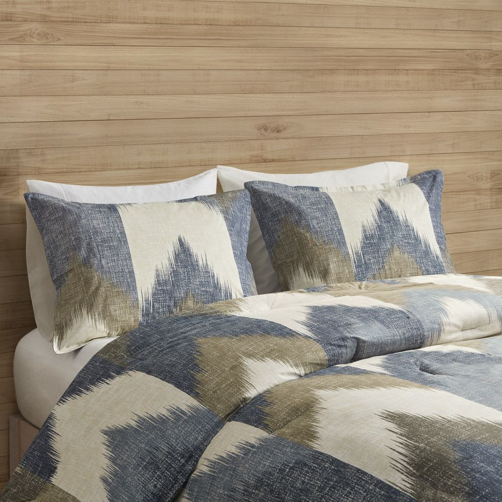 King/Cal King 3-Piece Comforter Mini Set with Ikat Print