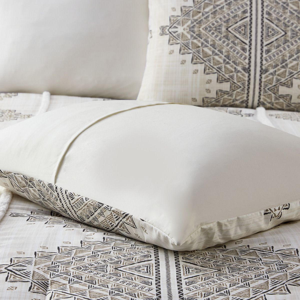 King/Cal King 4 Piece Printed Duvet Cover Set with Throw Pillow