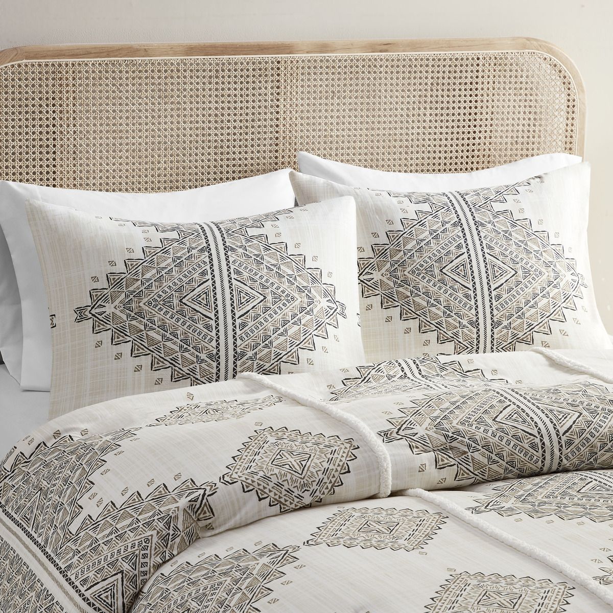 King/Cal King 4 Piece Printed Duvet Cover Set with Throw Pillow