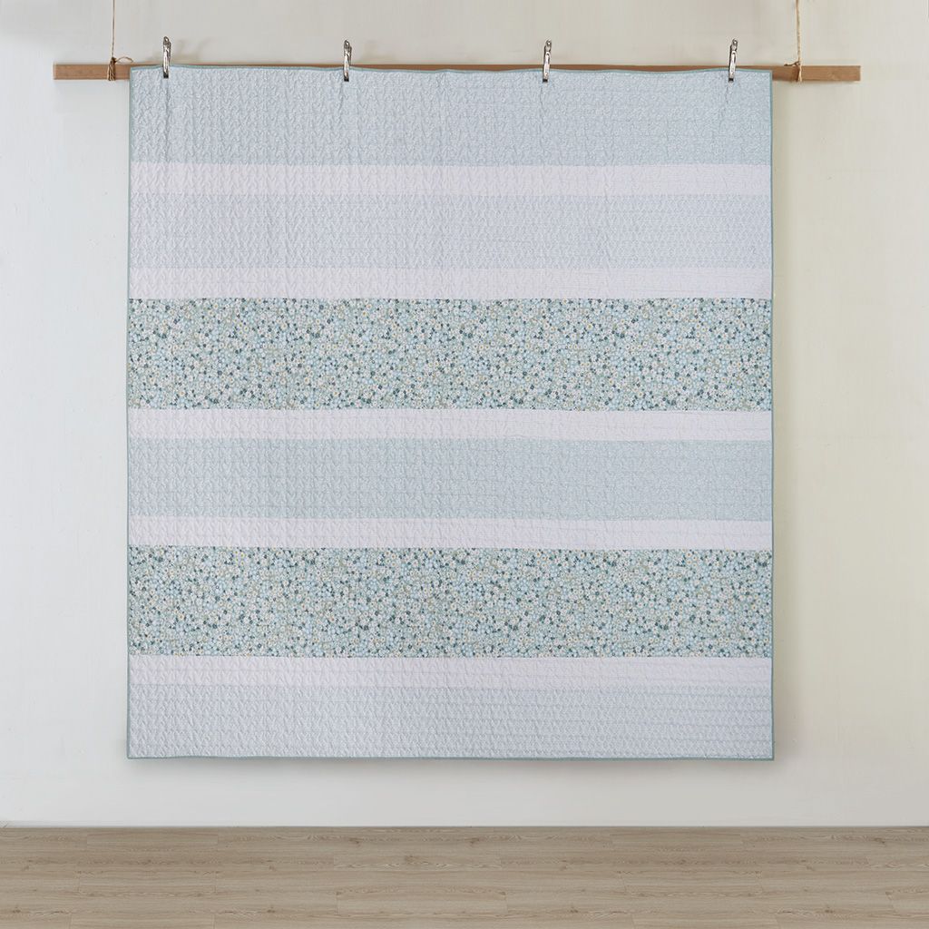 Floral Seersucker Quilt Set with Gathered Accent Pillow