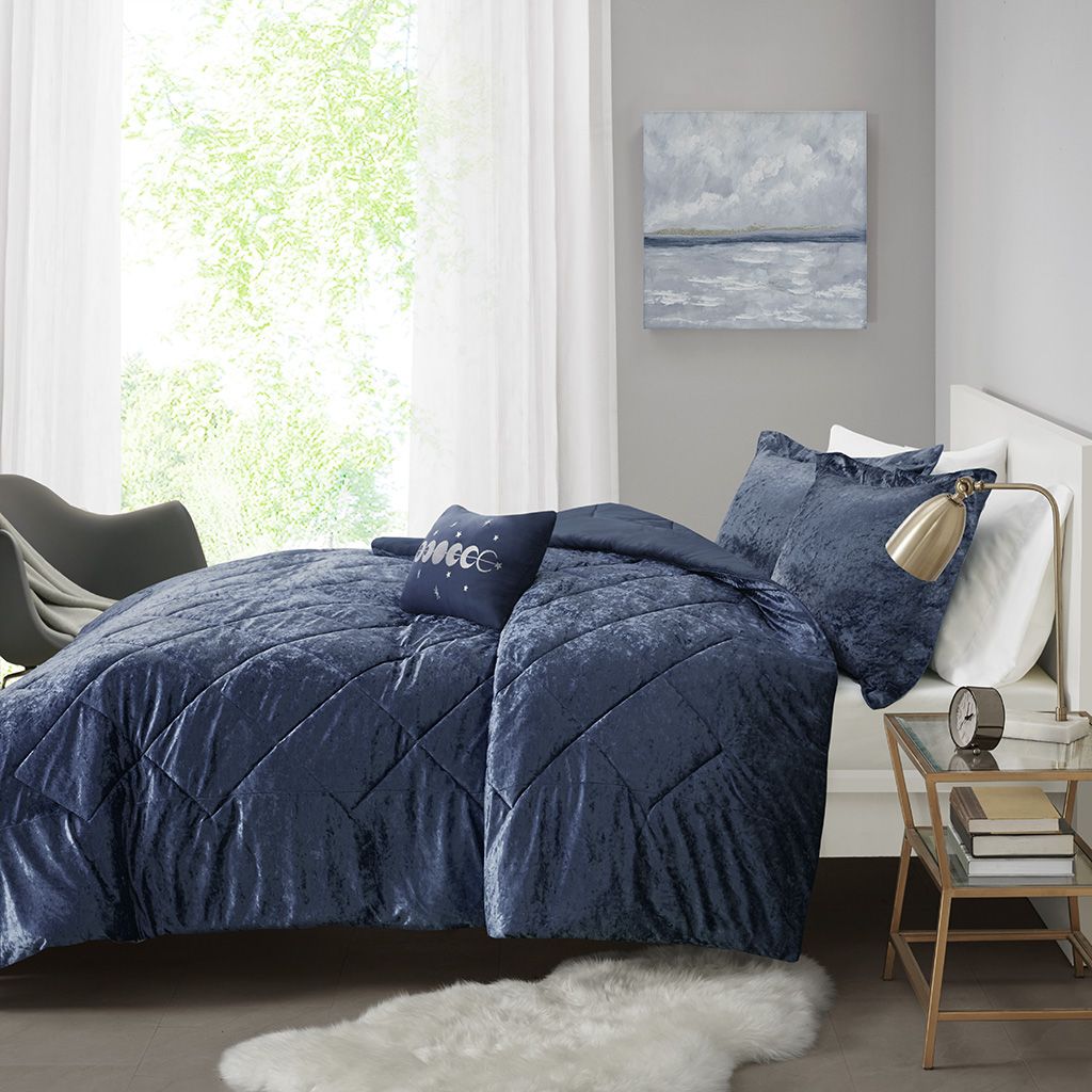 Navy Diamond-Quilted Comforter Set with Accent Pillow