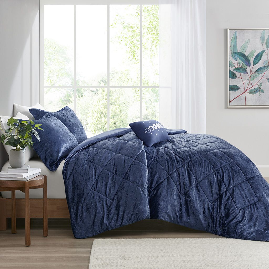 Navy Diamond-Quilted Comforter Set with Accent Pillow