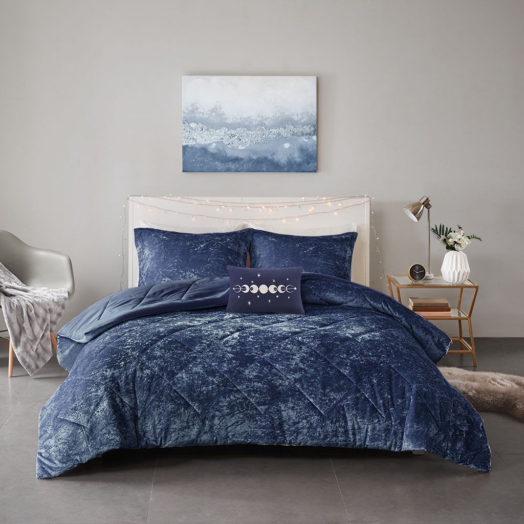 Navy Diamond-Quilted Comforter Set with Accent Pillow