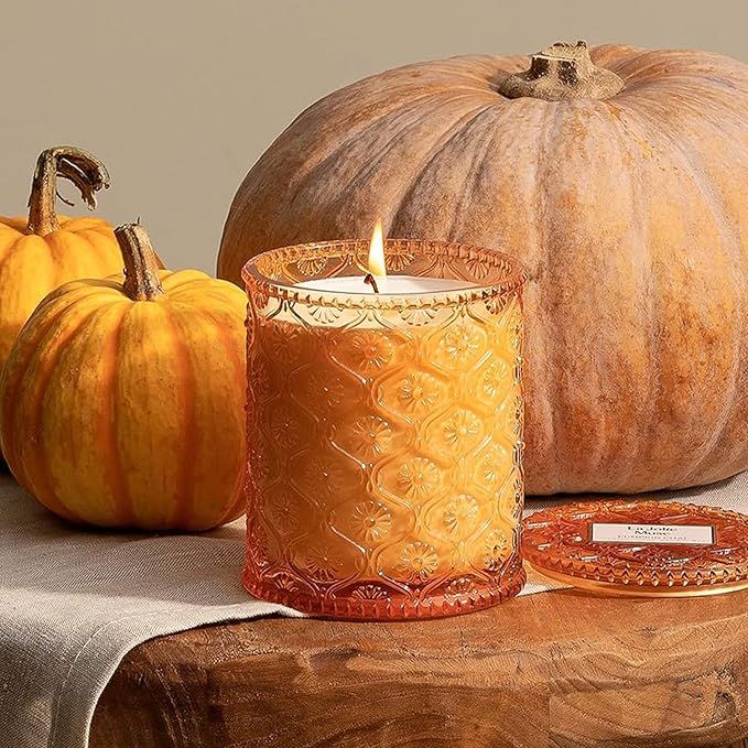 LA Jolie Muse Pumpkin Chai Candle for Autumn