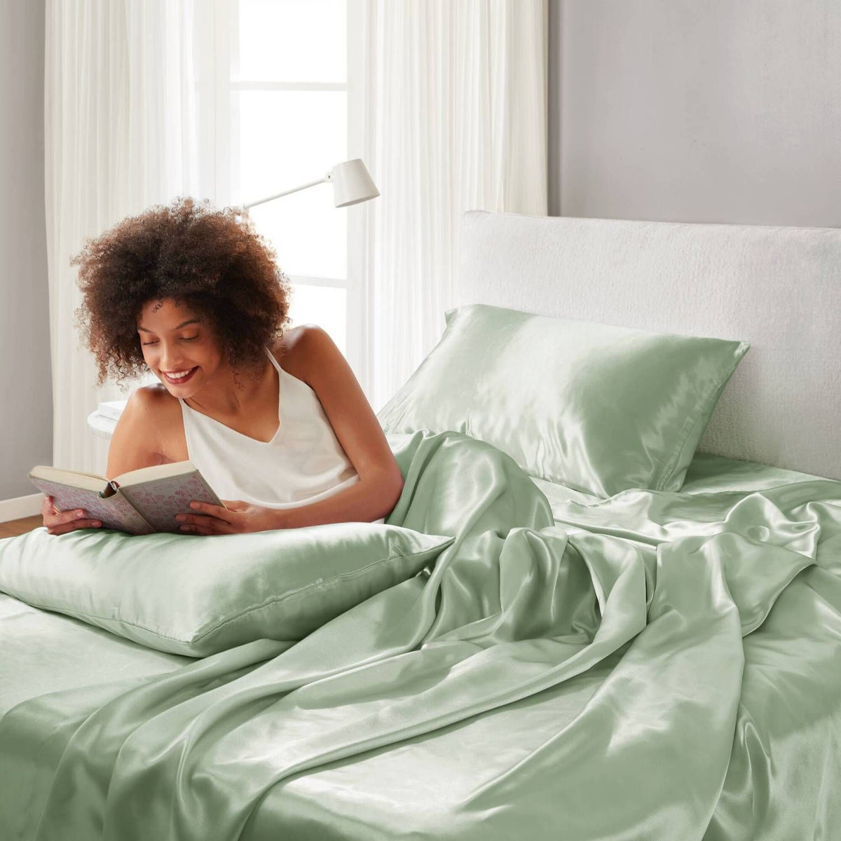 Luxury King Sheet Set – 4 Pillowcases, Wrinkle Free & Silky Soft