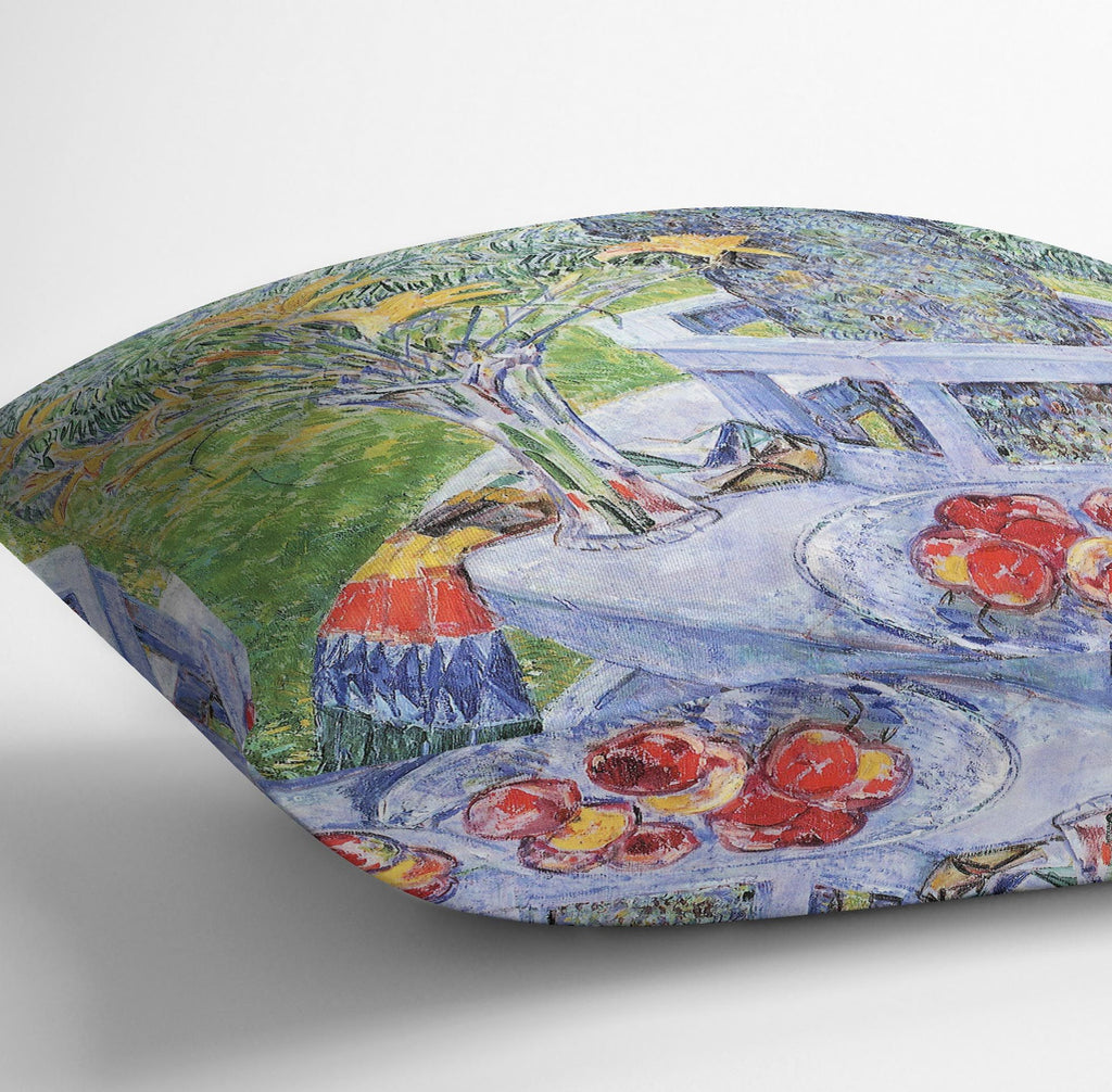 Mrs. Hassams Garten in East Hampton by Hassam Cushion