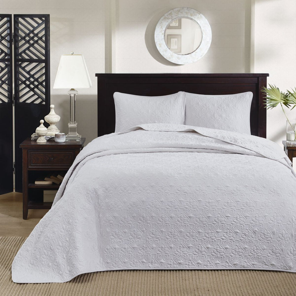 White Reversible Quilted Bedspread Set