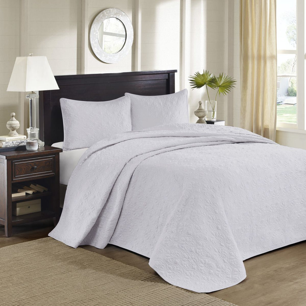 White Reversible Quilted Bedspread Set